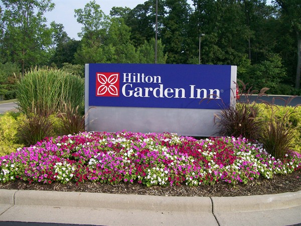 Landscaping At Cincinnati Hilton Garden Inn